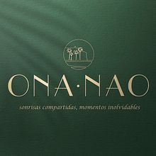Búsqueda de nombre e identidad corporativa integral para un restaurante ubicado en el paseo marítimo de Jávea (Alicante). Además del nombre nos encargaron un eslogan, la creación del logotipo, el diseño del cartel exterior, cartas de comidas y cocteles, t. Un projet de Webdesign, Développement web, Naming , et Design graphique de Alejandro Prieto Jaime - 08.06.2021