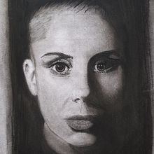 Mein Kursprojekt: Künstlerisches Porträt mit Kohlestift: die Atmosphäre. Traditional illustration, Fine Arts, Drawing, Portrait Drawing, Realistic Drawing, and Artistic Drawing project by iwan - 06.12.2021