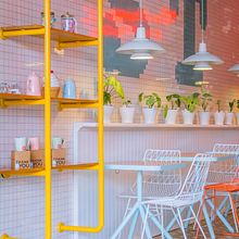 Heladería Soft touch. Un proyecto de Diseño, Arquitectura interior, Diseño de interiores, Decoración de interiores, Diseño de producto y Diseño de iluminación de Vida Útil - 15.04.2016