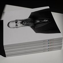 "el fil" catálogo del artista JARR. Fotografía y diseño. Óscar Vázquez Chambó. Fotografia de retrato, Fotografia digital, Fotografia, Fotografia artística, Design gráfico, Design editorial, e Design projeto de Óscar Vázquez Chambó - 03.05.2021