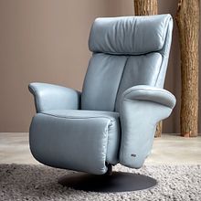 Himolla 2021. Un progetto di Design, Pubblicità, Direzione artistica, Cop e writing di Germán Riu - 01.06.2021