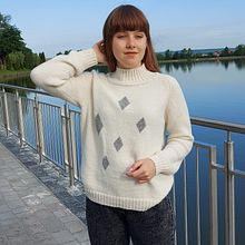 White knitted women's sweater.. Design, Photograph, Accessor, Design, Art Direction, Costume Design, Fine Arts, Jewelr, Design, Street Art, Social Media, Pattern Design, Creativit, Fashion Design, and Product Photograph project by Svetlana Fedoriv - 06.18.2021