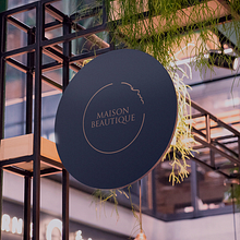 Maison Beautique. Un progetto di Design, Br, ing, Br, identit, Direzione artistica e Graphic design di Paloma Avila Pino - 20.06.2021