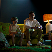 Konami Pro Evolution Soccer 2021. Un progetto di Pubblicità, Cinema, video e TV, Direzione artistica, Postproduzione fotografica, Stor e telling di César Pesquera - 28.06.2021