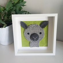 Meu projeto do curso: Punch needle e crochê: crie personagens únicos - LAMA. Un projet de Artisanat, Conception de jouets, Broderie, Art textile, DIY , et Crochet de Patrícia Ferreira - 23.06.2021