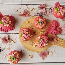 Mi Proyecto del curso: Flatlay. Un proyecto de Fotografía con móviles, Instagram, Fotografía para Instagram, Fotografía Lifest, le, Diseño de producto, Escenografía, Diseño editorial, Publicidad, Fotografía de producto, Fotografía gastronómica y Fotografía publicitaria de patsancdg - 29.06.2021