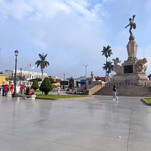 Trujillo : suelto en plaza. Mobile Photograph, Instagram, Instagram Photograph, Lifest, and le Photograph project by Pedro Horna León - 06.30.2021