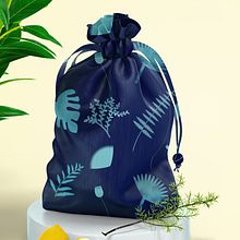 Mi Proyecto del curso: Creación de marca basada en tus propios estampados. Un proyecto de Ilustración tradicional, Br, ing e Identidad, Diseño gráfico, Pattern Design, Diseño de moda e Ilustración botánica de Alejandra L - 21.05.2021