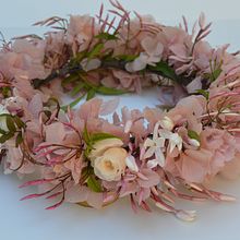 Mi Proyecto del curso: Tocado floral: crea tu complemento de flores. Accessor, Design, Fashion Design, and DIY project by Fátima Fernández Brandariz - 07.05.2021