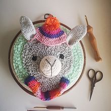 Mi Proyecto del curso: Punch needle y crochet: crea personajes únicos. Een project van Craft, Speelgoedontwerp, Borduurwerk, Textiel, DIY y Haken van Taís Martínez Villarroel - 05.07.2021