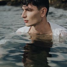'Narcissus'. Un projet de Retouche photographique, Photographie de portrait, Photographie de mode , et Éclairage photographique de Angela Garcia - 07.07.2021