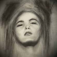 My project in Artistic Charcoal Portraiture: Creating Atmosphere course. Un proyecto de Ilustración tradicional, Bellas Artes, Dibujo, Dibujo de Retrato, Dibujo realista y Dibujo artístico de Arias Hussain - 10.07.2021
