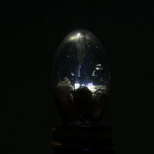 Luminária memorial ovo de resina. Projekt z dziedziny Craft, Projektowanie i w, rób mebli, Projektowanie wnętrz,  Dekoracja wnętrz i DIY użytkownika Thiago Lyra - 08.07.2021