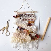 Mini Tapiz Experimental. . Projekt z dziedziny Craft,  Dekoracja wnętrz i  Tkactwo użytkownika Adhara Miguel - 12.07.2021