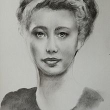 Grand ma. Traditional illustration, Fine Arts, Drawing, Portrait Drawing, Realistic Drawing, and Pencil Drawing project by fabienne - 07.16.2021