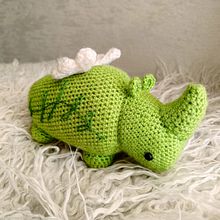 My project in Amigurumi Design and Creation course. Arts, Crafts, To, Design, Fiber Arts, DIY, and Crochet project by Stephanie Zadikaryo - 07.16.2021