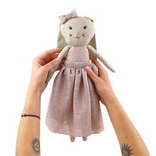 Diseño e producto, peluche, juguete. Diseño de ficha técnica y gestión de producción + Marketing visual. Un progetto di Design, Product design, Produzione audiovisiva, Ritocco fotografico, Fotografia di prodotti, Fotografia di moda, Fotografia per Instagram, Illustrazione infantile, Fashion design, Creatività con i bambini, Gestione progetti di design, Progettazione di giochi, Marketing per Instagram, Design per i social network e Social media di Eva Boch - 21.07.2021