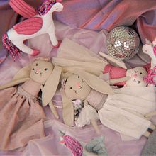 Diseño e producto, peluche, juguete. Diseño de ficha técnica y gestión de producción + Marketing visual. Un progetto di Design, Illustrazione tradizionale, Design di giocattoli, Product design, Design di accessori, Costume design, Gestione progetti di design, Creatività con i bambini, Fashion design, Fotografia di moda, Ritocco fotografico, Illustrazione vettoriale, Illustrazione digitale, Illustrazione infantile, Marketing per Instagram, Marketing digitale, Marketing, Content marketing e Direzione artistica di Eva Boch - 21.07.2021