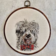 Retrato perro ovejero con corbatín Ein Projekt aus dem Bereich Stickerei von Amalia Ricalde - 21.07.2021