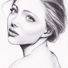 Mein Kursprojekt: Realistische Porträts mit Graphit Bleistift. Un progetto di Illustrazione tradizionale, Belle arti, Bozzetti, Disegno a matita, Disegno, Disegno di ritratti, Disegno realistico, Disegno artistico e Disegno anatomico di Anne - 24.01.2021