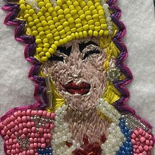 Mi Proyecto del curso: Retratos bordados en pedrería. Accessor, Design, Embroider, and Decoration project by Nathalia Quiroz M - 07.29.2021