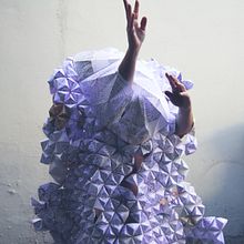 hecha pedazos. Fine-Art Photograph, Textile D, eing, Self-Portrait Photograph, Fine Arts, Calligraph, Paper Craft, Sewing, and Embroider project by María Mercedes Noriega Cerino - 07.29.2021