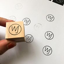 Logo Stamp in Manual Printing for Photopolymer Stamps course. Un proyecto de Artesanía, Bellas Artes, Serigrafía y Estampación de Rebecca - 31.07.2021