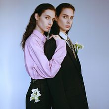 Twin Sisters. Un progetto di Fotografia e Fotografia di moda di Kristina Varaksina - 01.08.2021