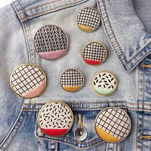 Pattern Play Pins. Embroider, Jewelr, and Design project by Cristin Morgan - 08.06.2021