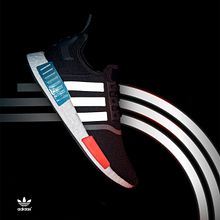 For the Love of Shoes pt. 2: Personal Exercise on Graphic Design. Design, Art Direction, Graphic Design, Photo Retouching, Poster Design, and Digital Design project by Jin Reynoso - 02.23.2021