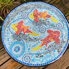 My project in Introduction to Mosaic Artwork course. Projekt z dziedziny Craft, Projektowanie i w, rób mebli,  Dekoracja wnętrz, Ceramika i DIY użytkownika Jennifer Godin - 08.08.2021