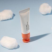 Glossier Brand Photoshoot - Portfolio Piece Following Weekend Creative Course. Photograph, Product Photograph, Photographic Lighting, and Digital Photograph project by reuben_1 - 08.10.2020