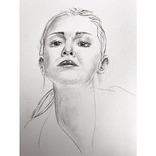 My project in Introduction to Portrait Drawing course. Ilustração tradicional, Artes plásticas, Desenho a lápis, Desenho, Desenho de retrato, Desenho artístico, e Desenho anatômico projeto de Katrien - 12.08.2021