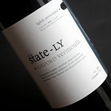 Designing a Drinks Brand (state-LY). Un projet de Design , Br, ing et identité, Design graphique, Packaging, T , et pographie de Zoe Foster - 17.08.2021