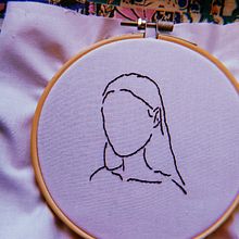 Portrait of myself . Un progetto di Ricamo di Martina Espa - 17.08.2021