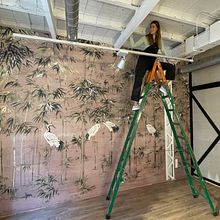 Instalación mural papel pintado non woven en Espacio multifuncional "Siang interiorismo" Ein Projekt aus dem Bereich Innendesign, Kreativität, Dekoration von Innenräumen, DIY und Blumen- und Pflanzendesign von Carol Botin Fernandez - 18.08.2021