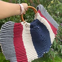 My project in Design and Creation of Macramé Handbags course. Design, Accessor, Design, Arts, Crafts, Sewing, Fiber Arts, and Macramé project by Lina Maria Losada Chimbaco - 08.19.2021