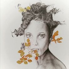 Il mio progetto del corso: Ritratto contemporaneo in grafite. Un proyecto de Ilustración tradicional, Bellas Artes, Bocetado, Dibujo a lápiz, Dibujo, Dibujo de Retrato, Dibujo realista, Dibujo artístico y Dibujo anatómico de Giorgia - 21.08.2021