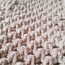 Mi Proyecto del curso: Macramé: crea prendas de ropa únicas. Un proyecto de Diseño de complementos, Artesanía, Tejido, Macramé y Diseño textil de Carmen Iglesias - 22.08.2021