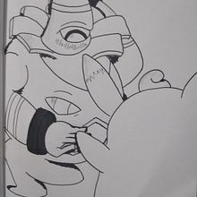 A "Strange" Romance!?. Pencil Drawing, Drawing, and Artistic Drawing project by Guilherme Alves da Silva - 08.22.2021