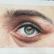 Il mio progetto del corso: Ritratto realistico con matite colorate. Traditional illustration, Fine Arts, Pencil Drawing, Drawing, Portrait Drawing, Realistic Drawing, and Artistic Drawing project by VALERIA WASER - 06.19.2021