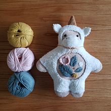Muñeco Unicornio. Artesanato, Design de personagens, e Bordado projeto de Carolina Bello - 14.08.2021