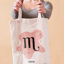 Mi Proyecto del curso: De la ilustración al merchandising: comercializa tu obra artística. Un proyecto de Ilustración tradicional, Diseño gráfico, Marketing e Ilustración digital de Meylin Cabada Cordova - 26.08.2021