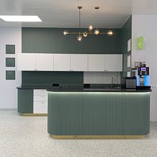 Cafeteria in hospital  . Desain Interior, Dan Arsitektur Interior proyek oleh Natalia Volkova - 08.23.2021