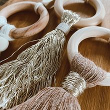 Kleine Makramee Projekte für die Weihnachtszeit . Macramé proyek oleh Lara Pertschy - 08.30.2021