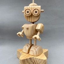 JAMIU robot de madera. Projekt z dziedziny Projektowanie postaci, Rzeźba, Projektowanie zabawek, To, art, Obróbka drewna, Design, Kreat i wność użytkownika Jaime Humberto Hernandez Benincore - 30.08.2021