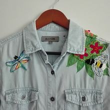 Mi Proyecto del curso: Diseño de moda: pintura y bordado sobre prendas. Een project van Schilderij,  Modeontwerp, Borduurwerk y Textielontwerp van Cris Ramírez - 11.02.2022