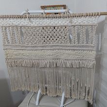  Creación de tapiz decorativo en macrame . Macramé, Accessor, Design, Arts, Crafts, Interior Design, Decoration, and Fiber Arts project by cassandra bichon - 09.02.2021
