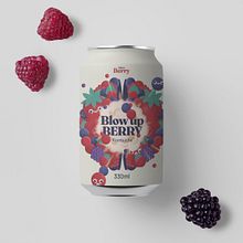 Kombucha. Blow up Berry. Een project van Packaging,  Ontwerp, Grafisch ontwerp y Logo-ontwerp van Bee Comunicación - 07.09.2021