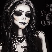 Jackie SKELETON 💀 . Un progetto di Belle arti, Direzione artistica, Pittura, Fotografia artistica, Fotografia per Instagram, Fotografia in studio, Character design e Costume design di Carolina Escalante - 28.10.2019